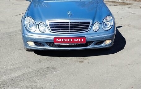 Mercedes-Benz E-Класс, 2004 год, 830 000 рублей, 1 фотография