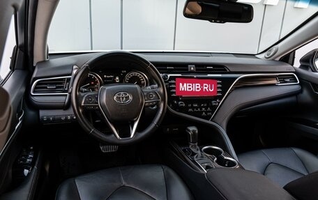 Toyota Camry, 2020 год, 2 830 000 рублей, 6 фотография