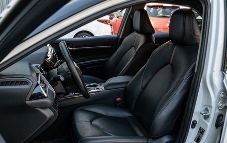 Toyota Camry, 2020 год, 2 830 000 рублей, 10 фотография