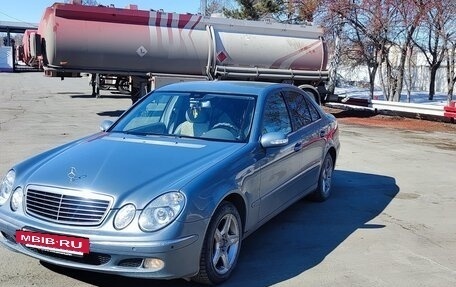 Mercedes-Benz E-Класс, 2004 год, 830 000 рублей, 3 фотография