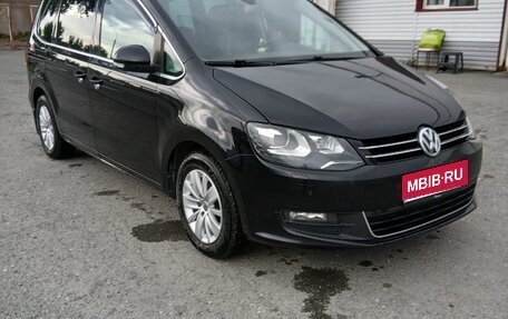 Volkswagen Sharan II, 2015 год, 1 430 000 рублей, 1 фотография