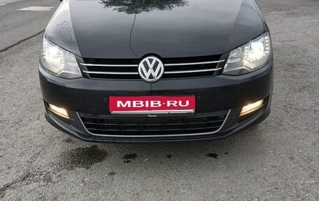 Volkswagen Sharan II, 2015 год, 1 430 000 рублей, 20 фотография