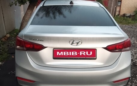 Hyundai Solaris II рестайлинг, 2017 год, 820 000 рублей, 1 фотография