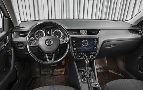 Skoda Octavia, 2017 год, 1 748 000 рублей, 6 фотография
