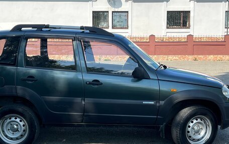 Chevrolet Niva I рестайлинг, 2010 год, 375 000 рублей, 4 фотография