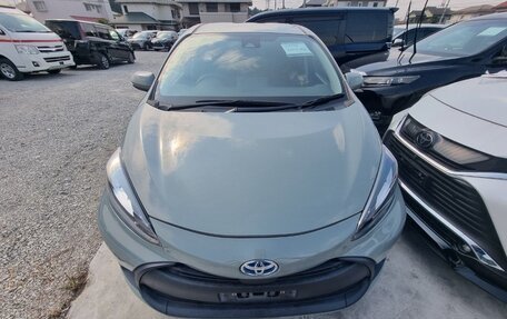 Toyota Aqua, 2022 год, 1 220 000 рублей, 1 фотография