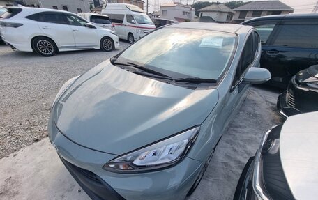Toyota Aqua, 2022 год, 1 220 000 рублей, 2 фотография