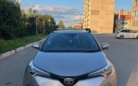 Toyota C-HR I рестайлинг, 2018 год, 1 900 000 рублей, 3 фотография