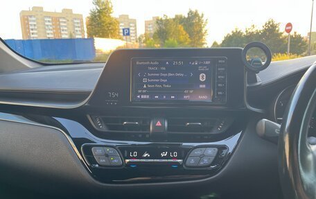 Toyota C-HR I рестайлинг, 2018 год, 1 900 000 рублей, 16 фотография
