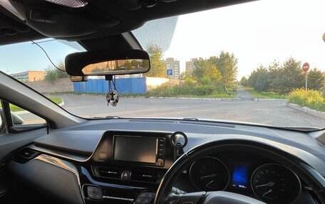 Toyota C-HR I рестайлинг, 2018 год, 1 900 000 рублей, 10 фотография