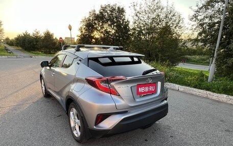 Toyota C-HR I рестайлинг, 2018 год, 1 900 000 рублей, 14 фотография