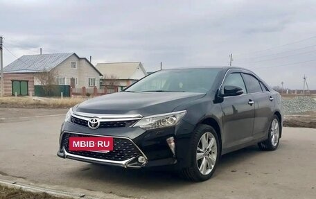 Toyota Camry, 2017 год, 2 380 000 рублей, 2 фотография