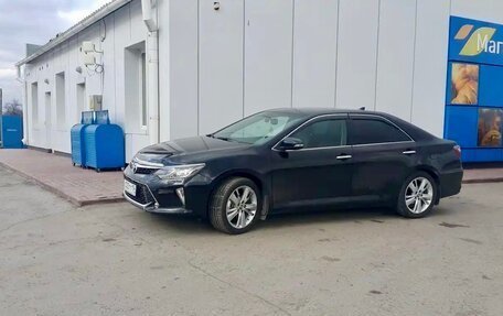 Toyota Camry, 2017 год, 2 380 000 рублей, 4 фотография