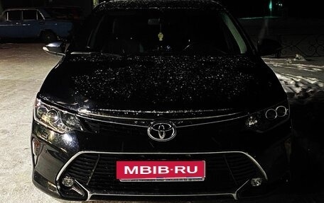 Toyota Camry, 2017 год, 2 380 000 рублей, 6 фотография