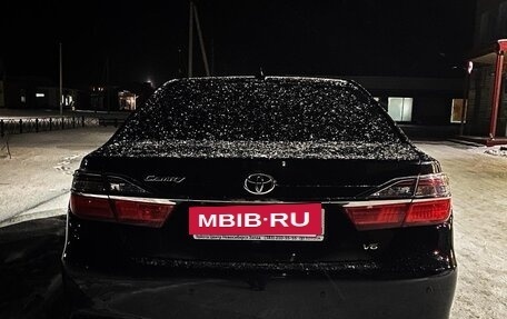 Toyota Camry, 2017 год, 2 380 000 рублей, 8 фотография