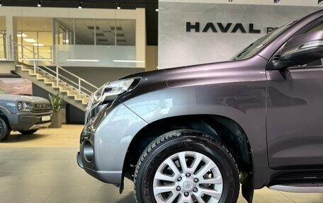 Toyota Land Cruiser Prado 150 рестайлинг 2, 2015 год, 3 470 000 рублей, 6 фотография