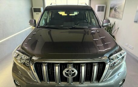 Toyota Land Cruiser Prado 150 рестайлинг 2, 2015 год, 3 470 000 рублей, 3 фотография