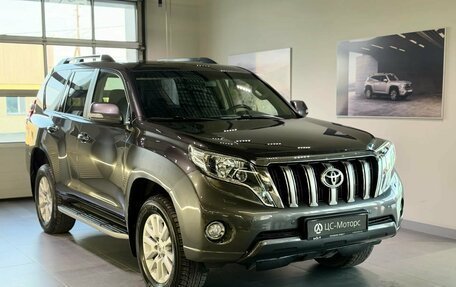 Toyota Land Cruiser Prado 150 рестайлинг 2, 2015 год, 3 470 000 рублей, 4 фотография