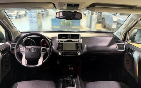Toyota Land Cruiser Prado 150 рестайлинг 2, 2015 год, 3 470 000 рублей, 11 фотография