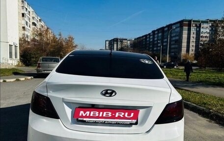 Hyundai Solaris II рестайлинг, 2014 год, 820 000 рублей, 2 фотография