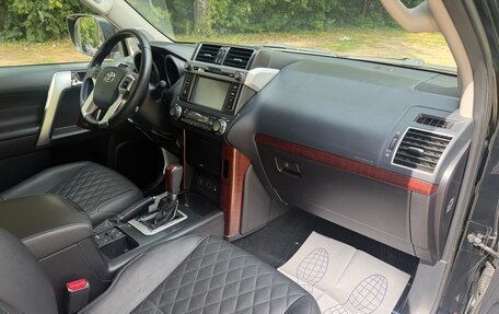 Toyota Land Cruiser Prado 150 рестайлинг 2, 2016 год, 4 300 000 рублей, 16 фотография