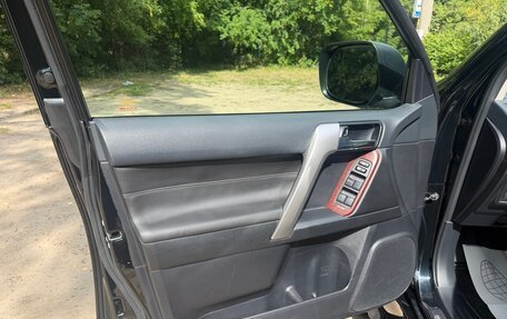 Toyota Land Cruiser Prado 150 рестайлинг 2, 2016 год, 4 300 000 рублей, 10 фотография
