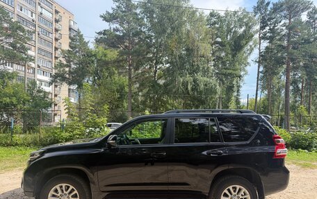Toyota Land Cruiser Prado 150 рестайлинг 2, 2016 год, 4 300 000 рублей, 8 фотография