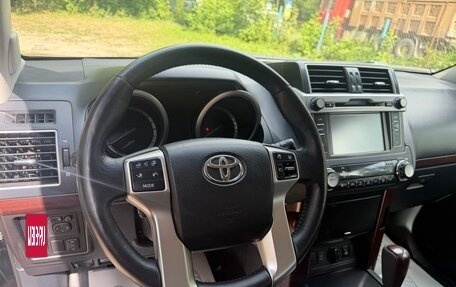 Toyota Land Cruiser Prado 150 рестайлинг 2, 2016 год, 4 300 000 рублей, 11 фотография