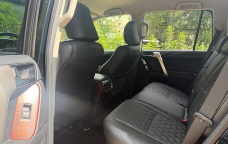 Toyota Land Cruiser Prado 150 рестайлинг 2, 2016 год, 4 300 000 рублей, 19 фотография