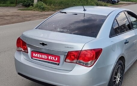 Chevrolet Cruze II, 2010 год, 500 000 рублей, 7 фотография