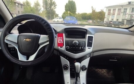 Chevrolet Cruze II, 2010 год, 500 000 рублей, 8 фотография