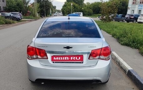 Chevrolet Cruze II, 2010 год, 500 000 рублей, 6 фотография