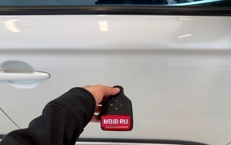 Mitsubishi Outlander III рестайлинг 3, 2021 год, 2 999 000 рублей, 28 фотография