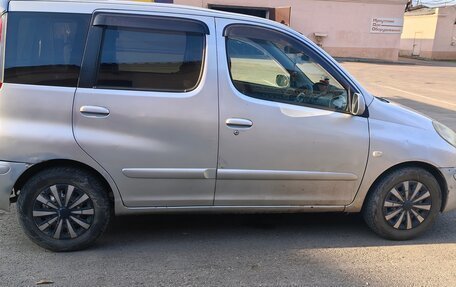 Toyota FunCargo, 2003 год, 500 000 рублей, 4 фотография