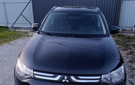 Mitsubishi Outlander III рестайлинг 3, 2012 год, 1 300 000 рублей, 2 фотография