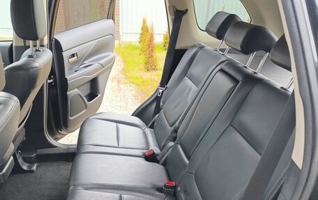 Mitsubishi Outlander III рестайлинг 3, 2012 год, 1 300 000 рублей, 13 фотография