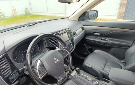 Mitsubishi Outlander III рестайлинг 3, 2012 год, 1 300 000 рублей, 8 фотография