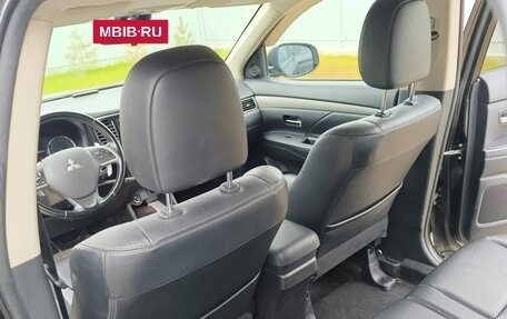 Mitsubishi Outlander III рестайлинг 3, 2012 год, 1 300 000 рублей, 10 фотография