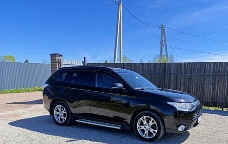 Mitsubishi Outlander III рестайлинг 3, 2012 год, 1 300 000 рублей, 25 фотография