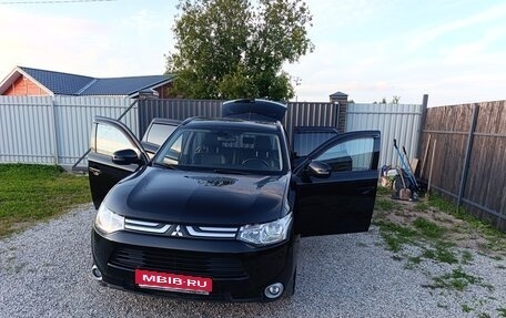 Mitsubishi Outlander III рестайлинг 3, 2012 год, 1 300 000 рублей, 26 фотография