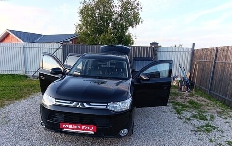 Mitsubishi Outlander III рестайлинг 3, 2012 год, 1 300 000 рублей, 28 фотография