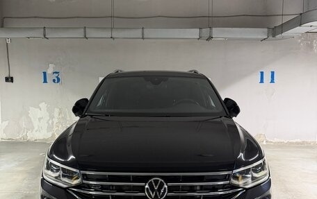 Volkswagen Tiguan II, 2021 год, 3 590 000 рублей, 2 фотография