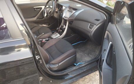 Hyundai Avante, 2011 год, 750 000 рублей, 2 фотография