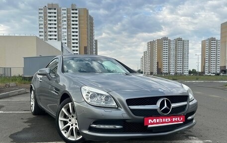 Mercedes-Benz SLK-Класс, 2012 год, 1 900 000 рублей, 10 фотография