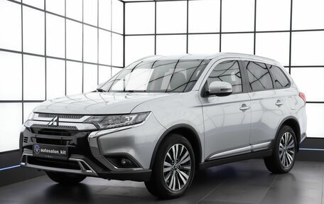Mitsubishi Outlander III рестайлинг 3, 2020 год, 2 649 000 рублей, 1 фотография
