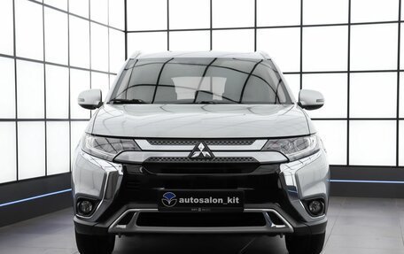 Mitsubishi Outlander III рестайлинг 3, 2020 год, 2 649 000 рублей, 2 фотография