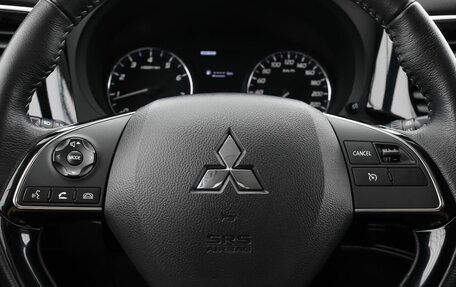 Mitsubishi Outlander III рестайлинг 3, 2020 год, 2 649 000 рублей, 12 фотография