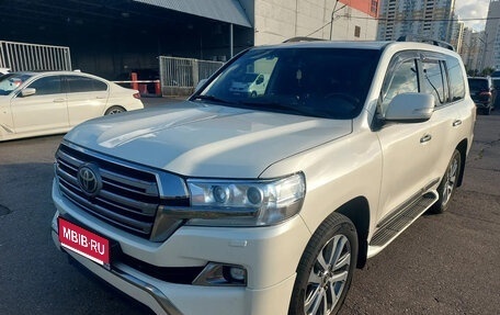 Toyota Land Cruiser 200, 2017 год, 5 800 000 рублей, 1 фотография