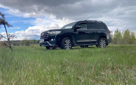 Toyota Land Cruiser 200, 2017 год, 4 750 000 рублей, 1 фотография