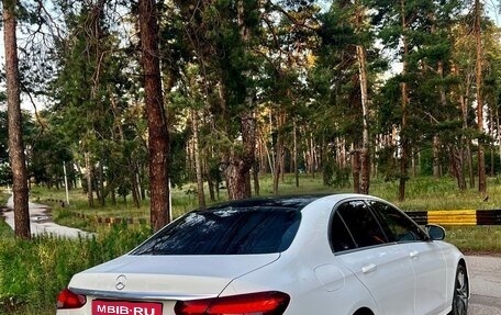 Mercedes-Benz E-Класс, 2022 год, 5 530 000 рублей, 4 фотография